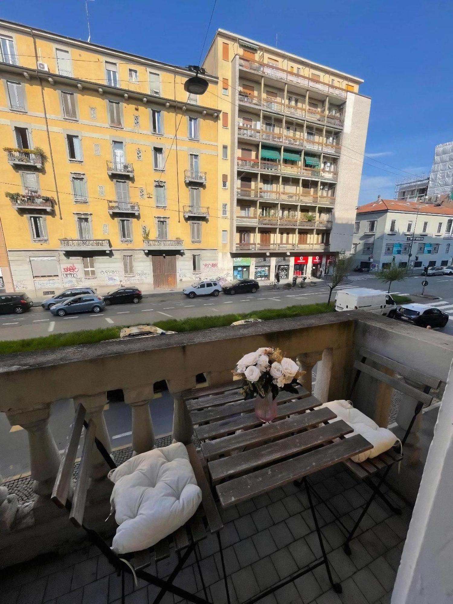Peony House - 10 Min Duomo Apartment Milan Exterior photo